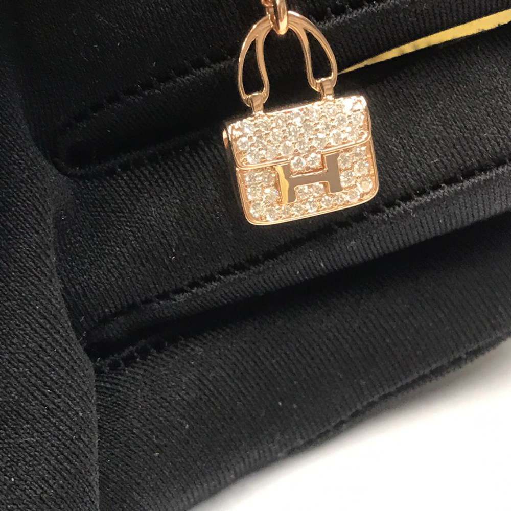 Hermes 18K Gold Constance Amulette Bag Pendant Diamond Necklace (4) Hermes 18K Gold Constance Amulette Bag Pendant Diamond Necklace