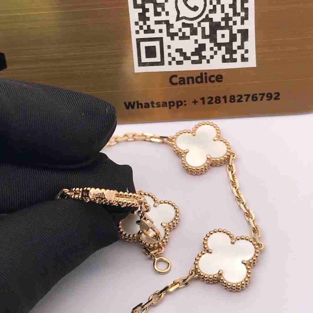 Van Cleef 10 Motif Mother of Pearl Necklace (4) Van Cleef 10 Motif Mother of Pearl Necklace