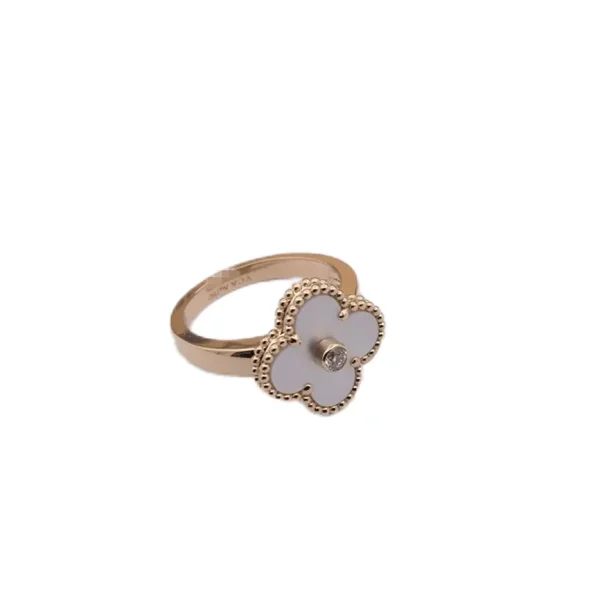 Van Cleef Vintage Mother of Pearl Ring Clover White Copy