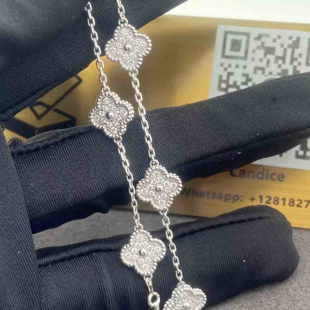VCA Sweet Alhambra Diamond Bracelet 18K White Gold VCARO85700 VCA Sweet Alhambra Diamond Bracelet 18K White Gold VCARO85700
