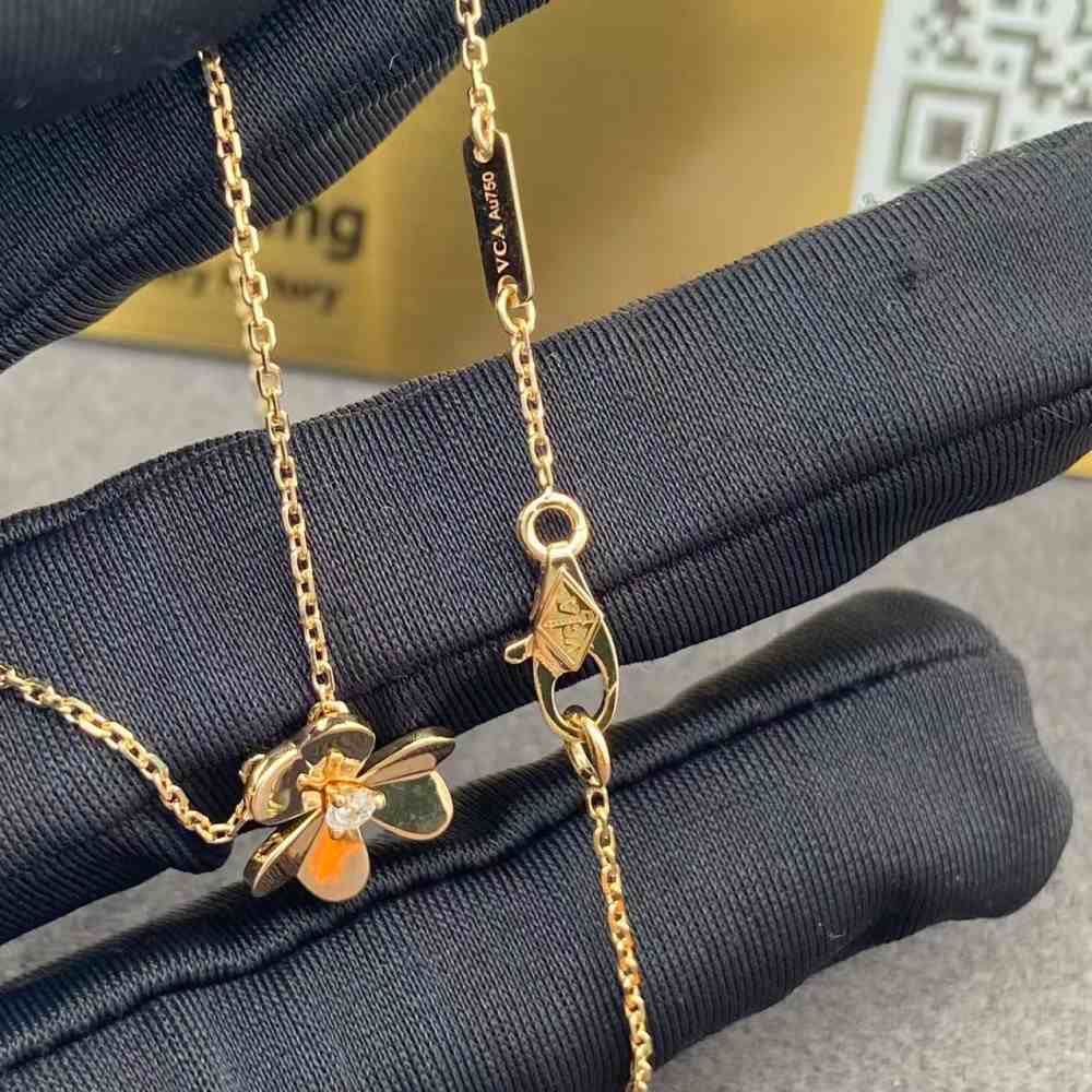 Van Cleef Frivole Pendant Mini Model Price VCARP0J100 (4) Van Cleef Frivole Pendant Mini Model Price VCARP0J100