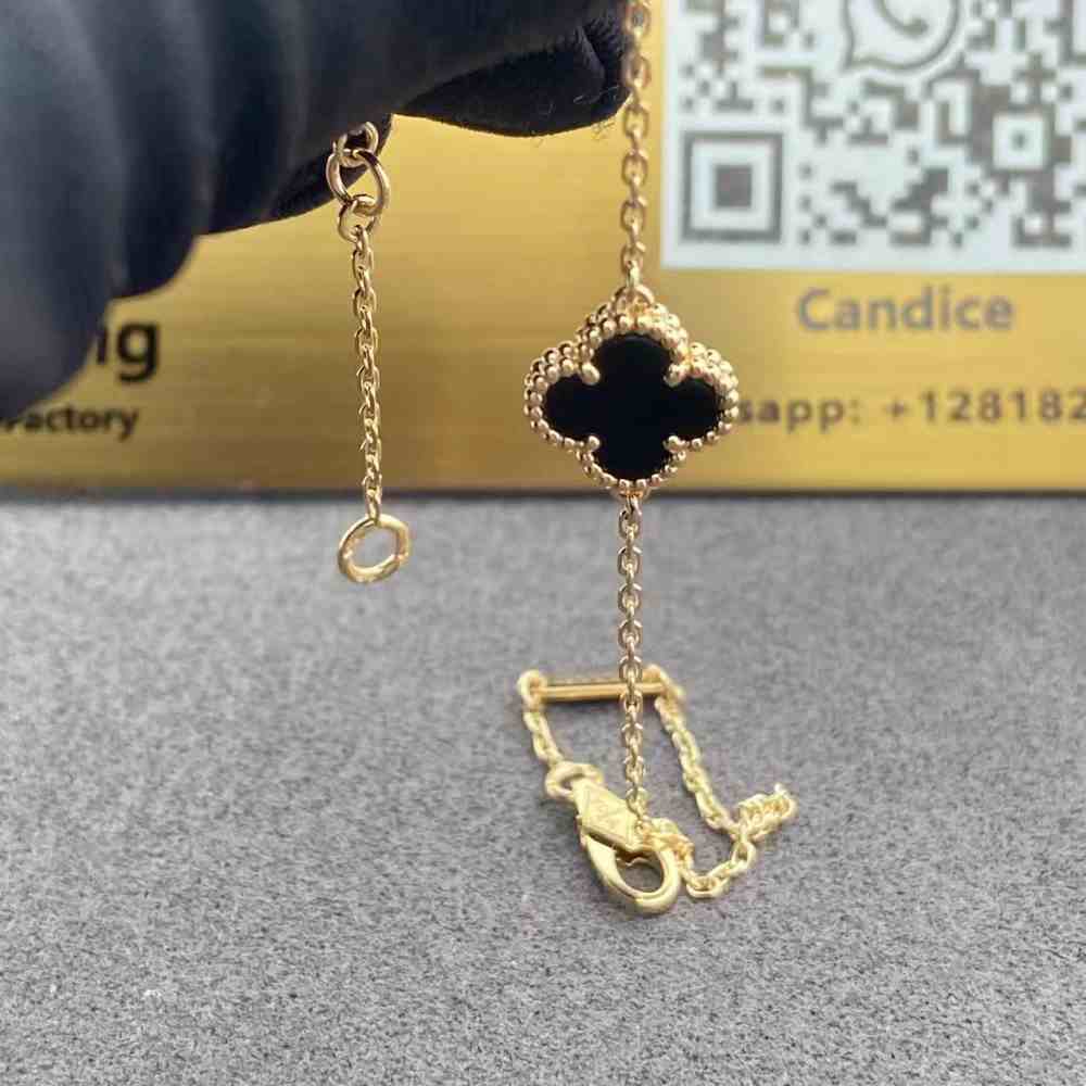 VCA Van Cleef 18K Gold Sweet Alhambra Bracelet Onyx (3) VCA Van Cleef 18K Gold Sweet Alhambra Bracelet Onyx